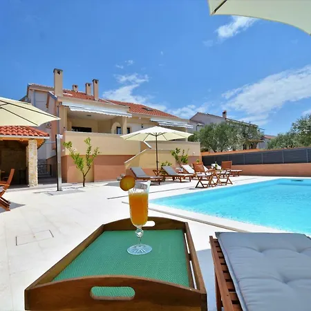 Zupan Βίλα Ζαντάρ