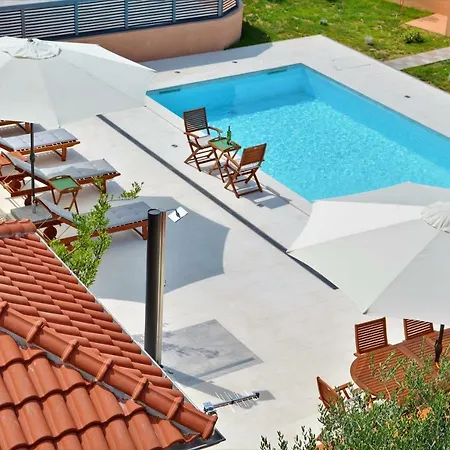 Vila Zupan *