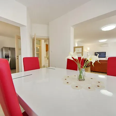 Zupan * Ζαντάρ