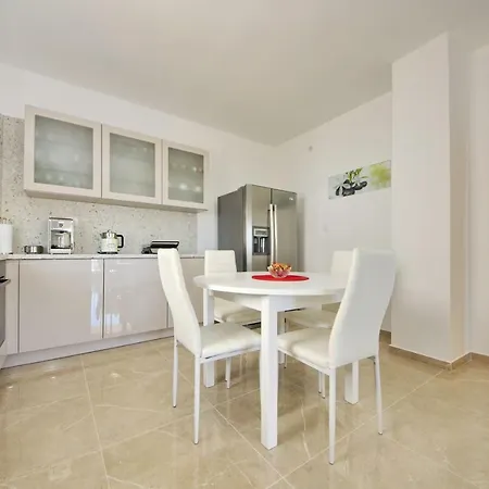 Zupan * Ζαντάρ